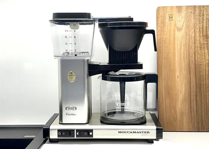 Modern With Prime Location Apartment *